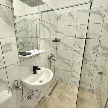 Comfy In The Center *